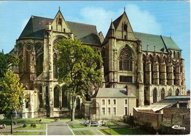 Le puits dans les jardins de la Basilique