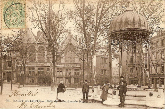 Saint-Quentin - Htel de Ville, 
Faade Nord, Le Puits